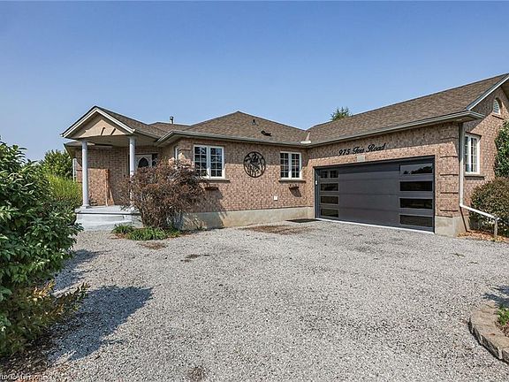 3rd image of 975 Foss Rd
