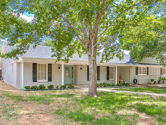 3rd image of 2817 Vista Del Arroyo Dr
