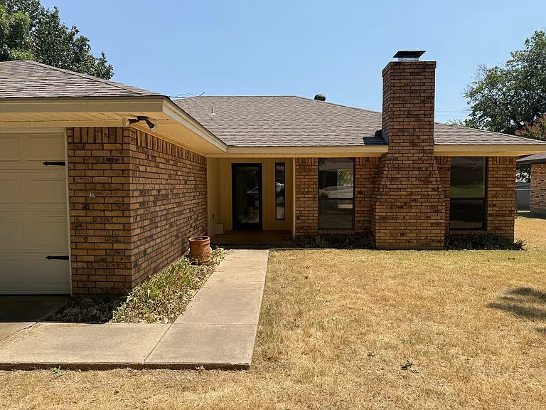 2316 N Lake Trl — Photo 1