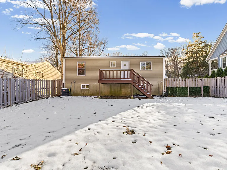835 N Forest Ave — Photo 12