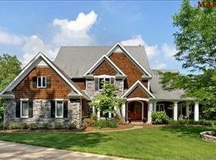 1410 Country Lake Estates Dr, Chesterfield, MO 63005