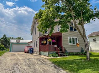 256 W Oak Grove St, Juneau, WI 53039