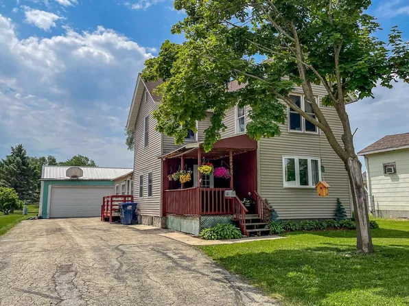 256 West Oak Grove Street, Juneau, WI 53039