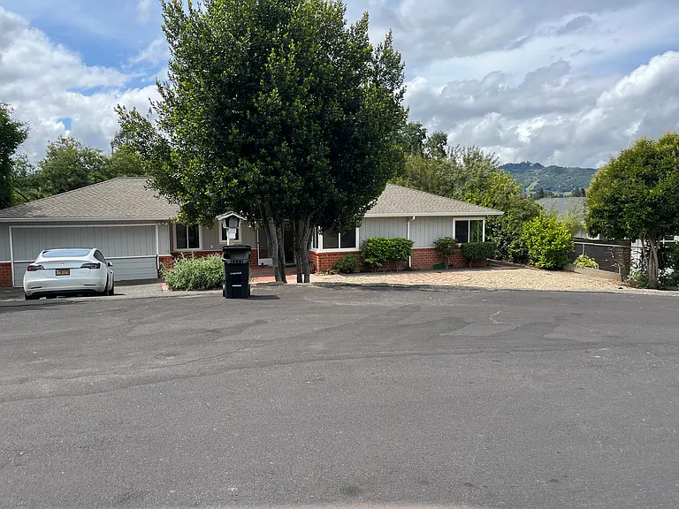49 Meadow View Rd — Photo 1
