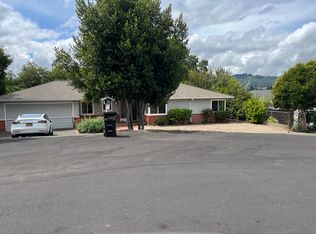 49 Meadow View Rd, Orinda, CA 94563