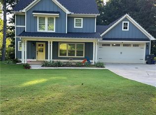 2210 Chaparral Dr, Snellville, GA 30078