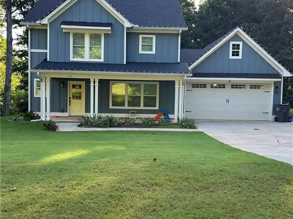2210 Chaparral Dr, Snellville, GA 30078