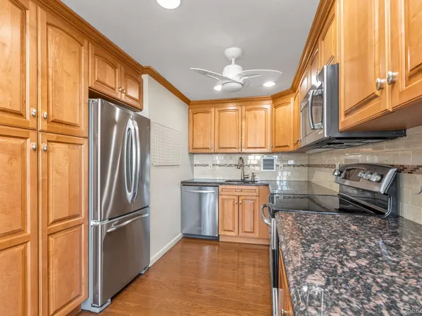 162-11 9th #7B, Beechhurst, NY 11357