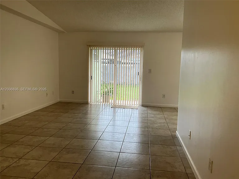 8556 SW 210th Ter — Photo 4
