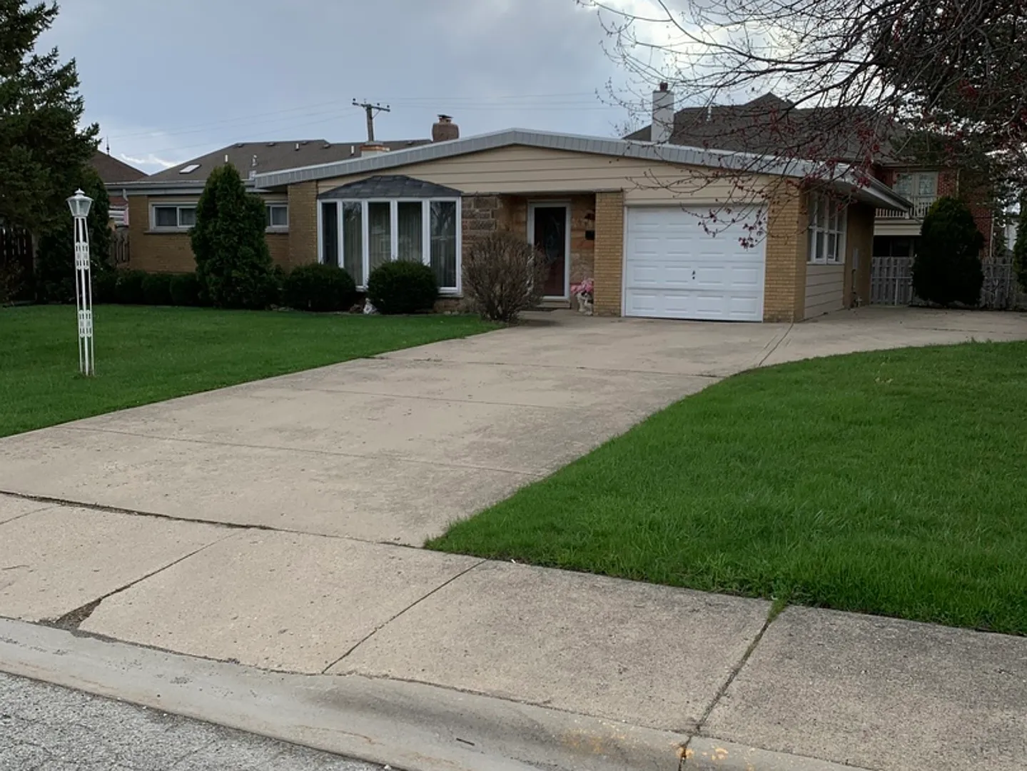 5188 N Mission Dr photo 1