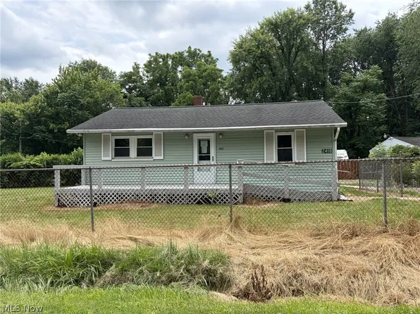 2418 Hillstock Ave, Akron, OH 44312