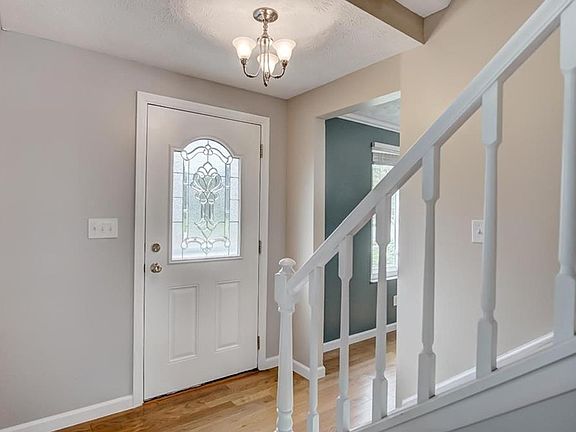4th image of 1652 Garry Dr