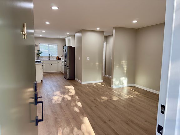2nd image of 3501 Marguerite St APT 4