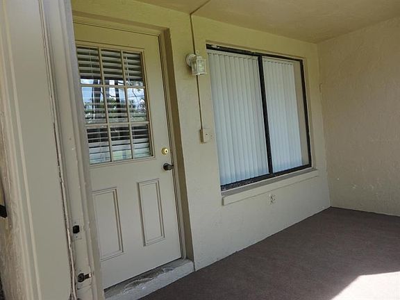 5th image of 506 Shady Pine Way APT D1