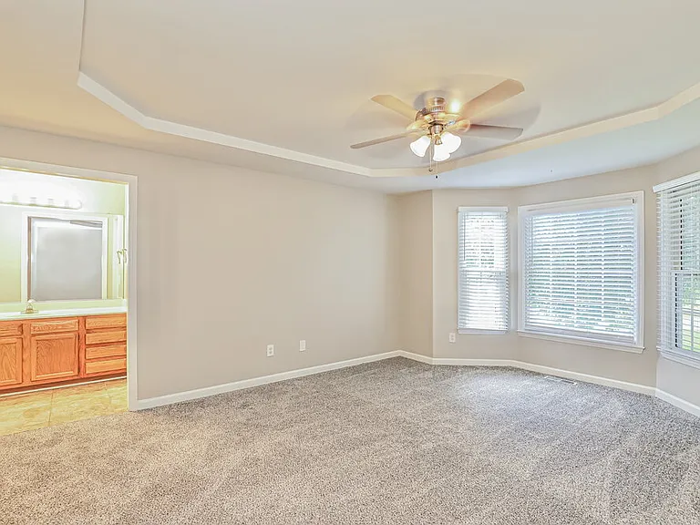 235 Lorraine Dr — Photo 9