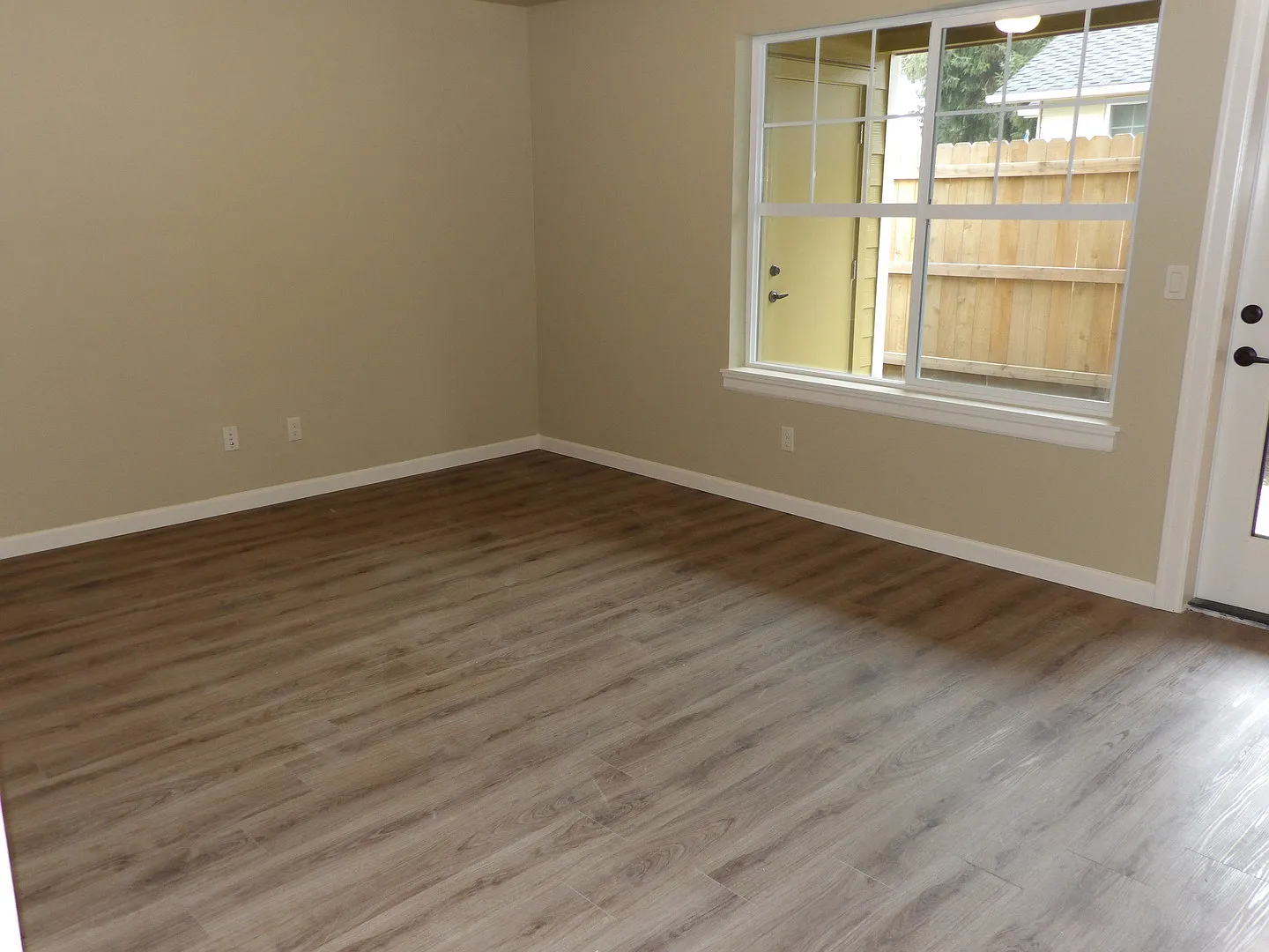 2 bed, 2.0 bath, 950 sqft, $1,550 — Photo 3