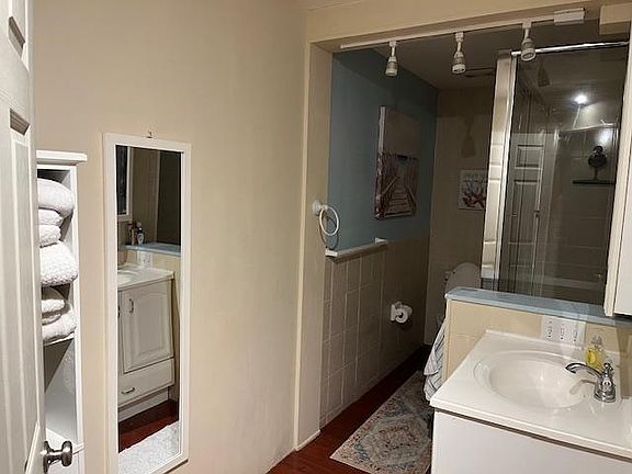 3rd image of 29 Desoto Pl
