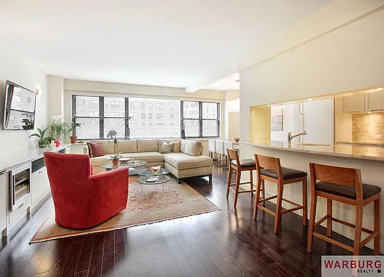 Sold by Warburg | media 6