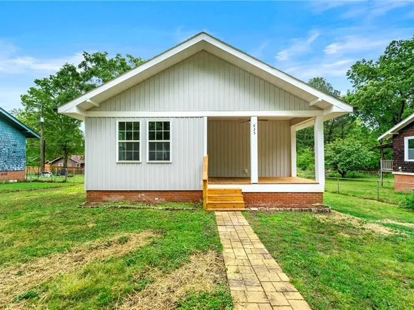 635 3rd Shannon St, Calhoun, GA 30701