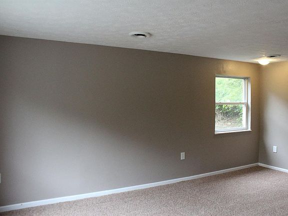 3rd image of 2619 Chesterfield Ct APT 1