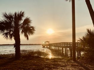 101 Grosvenor Rd, Savannah, GA 31410