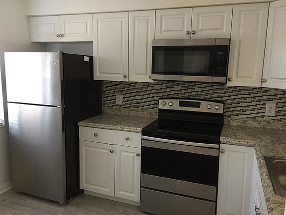 3rd image of 158 San Juan Cir