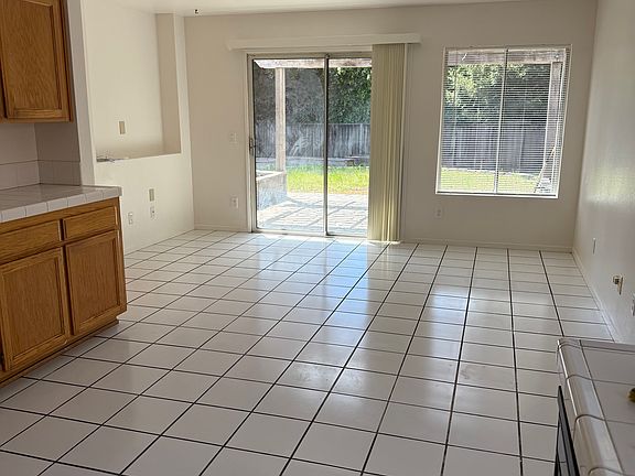 5th image of 2027 Bedford St