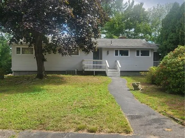 63 Pond View Dr, Warwick, RI 02886