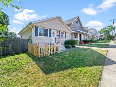 1325 Thoreau Rd, Lakewood, OH, 44107