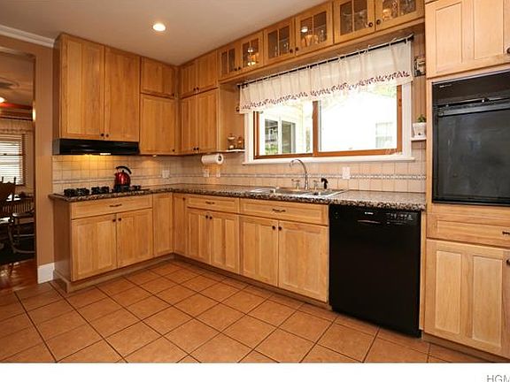 5th image of 45 Rollins Ave
