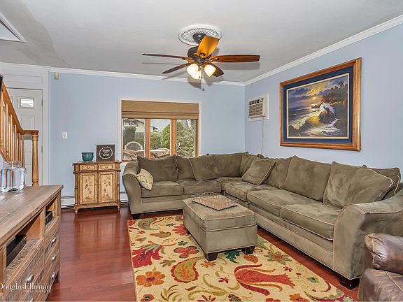 3rd image of 58 Polo Ln