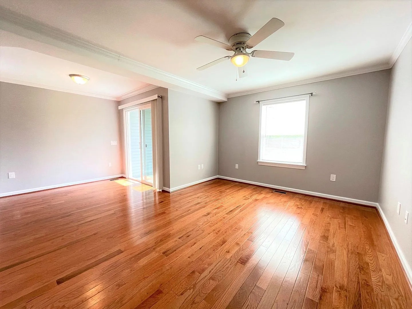 Maple Lane Duplex with 2 Primary Suites! — Photo 2