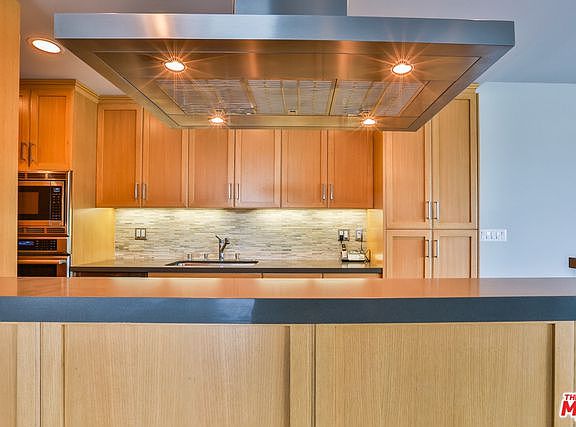 5th image of 2220 Avenue Of The Stars Unit 403
