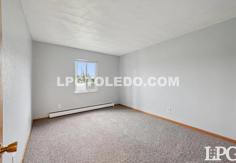 3310 Arlington Ave #8 — Photo 15