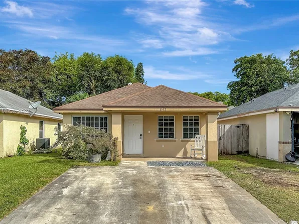 842 SW 9th St, Florida City, FL 33034