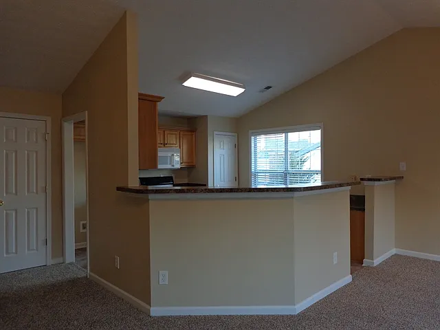 3 bed, 2.0 bath, 1453 sqft, $2,250 — Photo 3