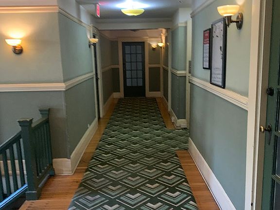 5th image of 1631 NW Everett St APT 102