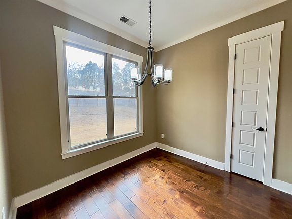 5th image of 75 Fairway Hills Dr