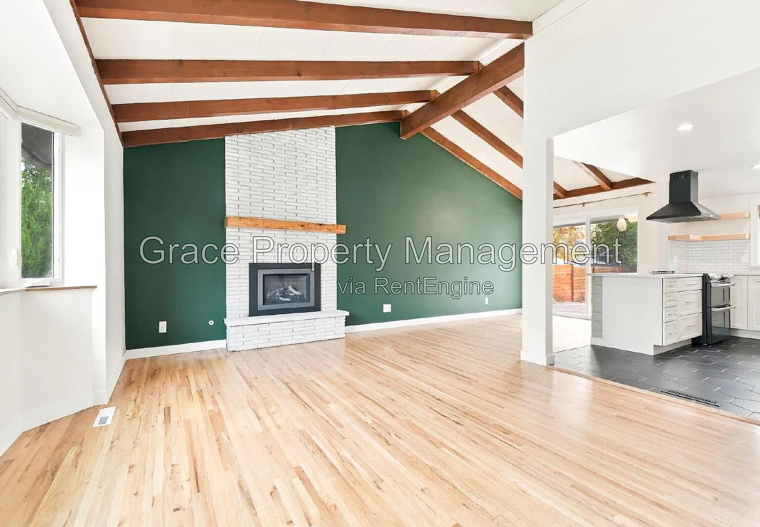 3 bed, 1.5 bath, 1932 sqft, $3,495 — Photo 4