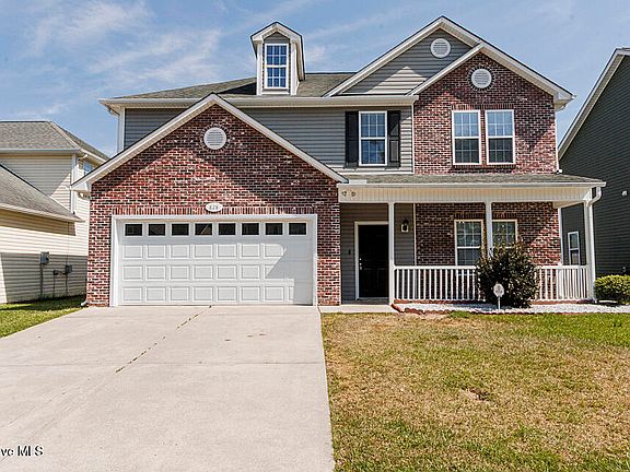 3rd image of 828 Jade Lane