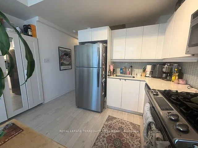 127 Queen St E #504 — Photo 8