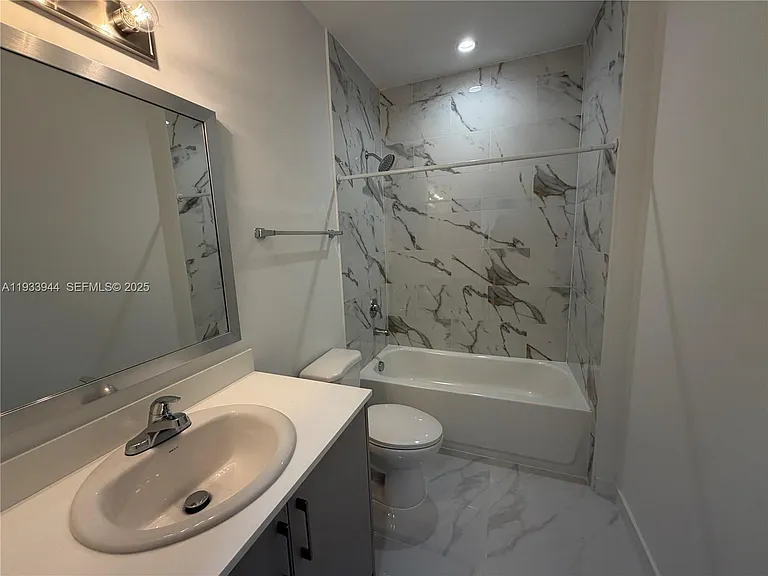 2306 E 4th Ave #303 — Photo 12