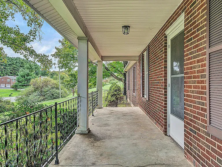 4452 Bonsack Rd — Photo 5