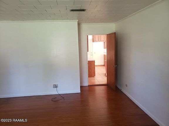 3rd image of 204 Belle Dame Dr