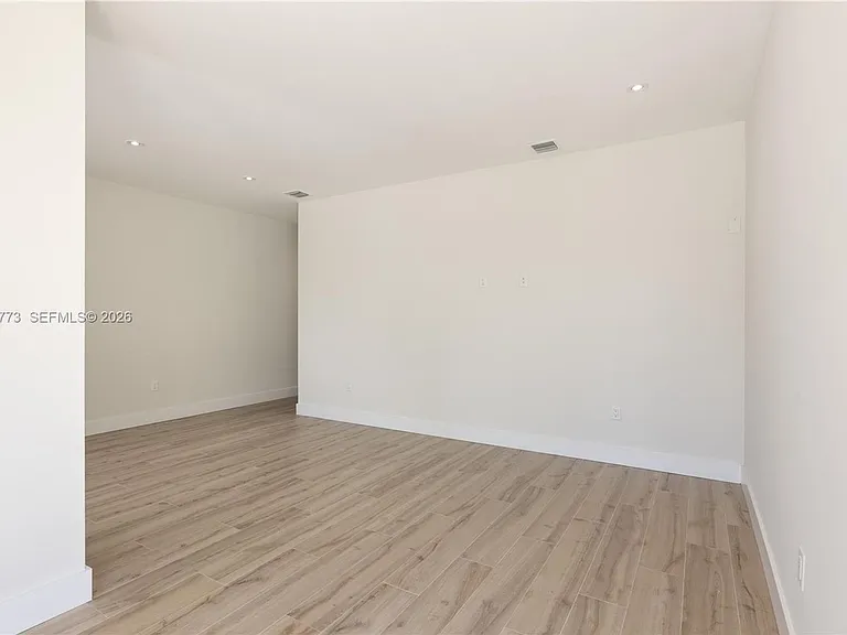 6852 NW 4th Ave #0 — Photo 5