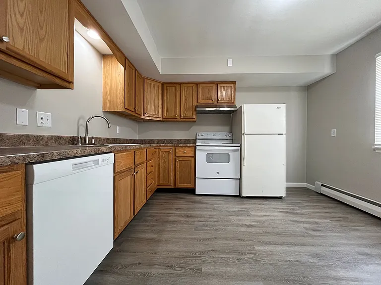 1210 Hilltop — Photo 5