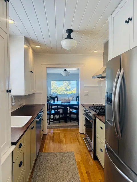 577 Cypress St — Photo 2