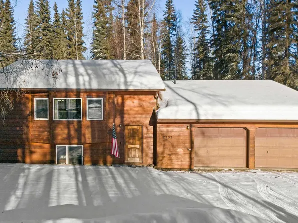 2707 Amberwood Ct, North Pole, AK 99705