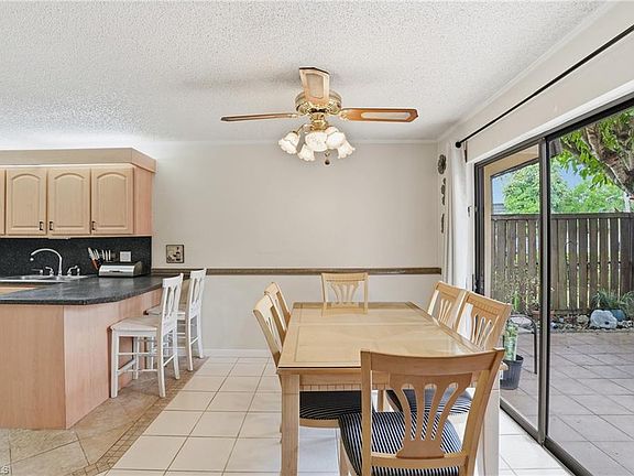 3rd image of 4029 Sandlewood LN #2