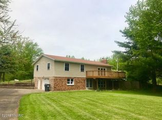45200 50th Ave, Paw Paw, MI 49079